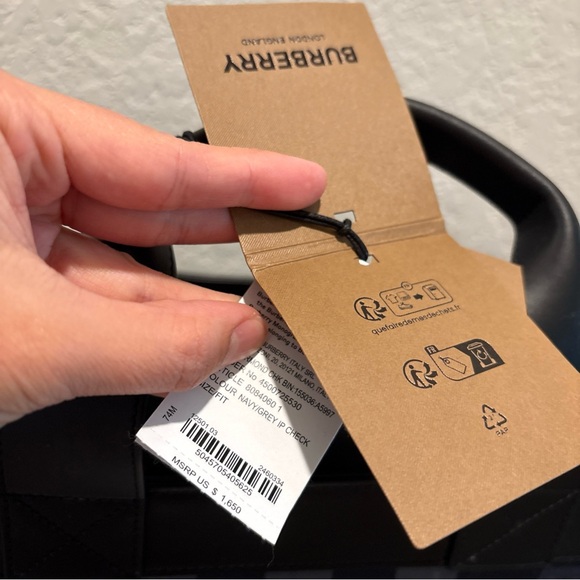 NWT BURBERRY LARGE TOTE NAVY/GREY IP CHECK WITH PaperBag, Tag, Dustbag - Picture 4 of 13